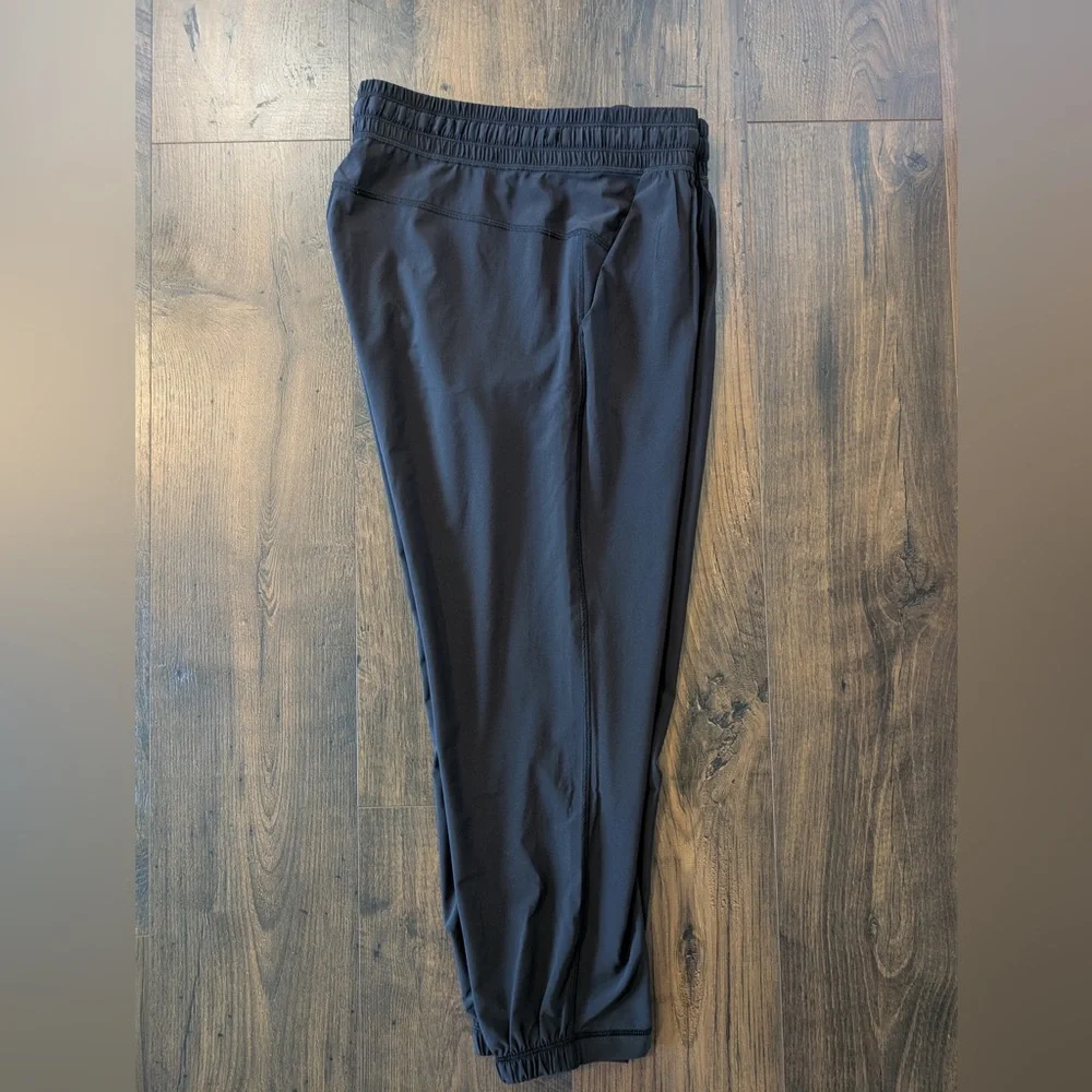 Lululemon Namaskar Crop Black Size 8